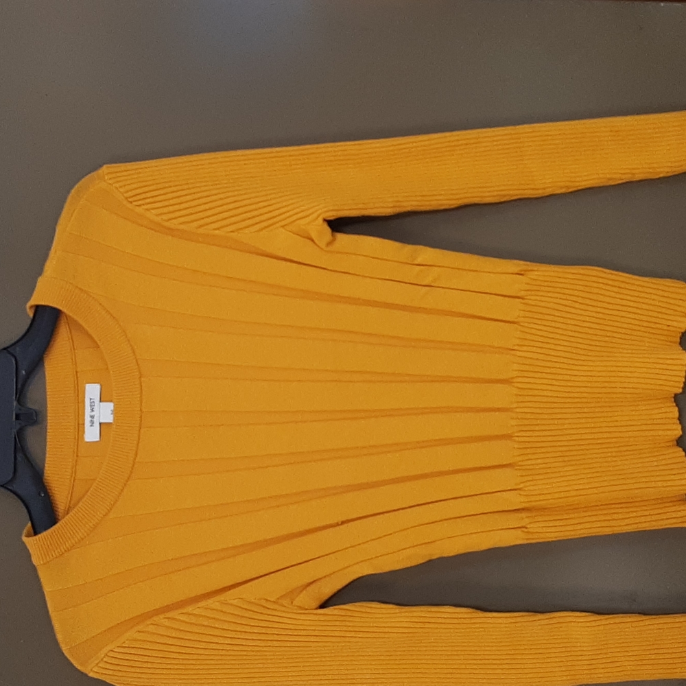 Women's sweater
